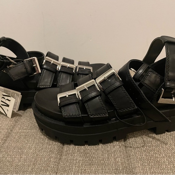Zara black strapped platform sandals. Size 38/7.5 - Picture 2 of 6